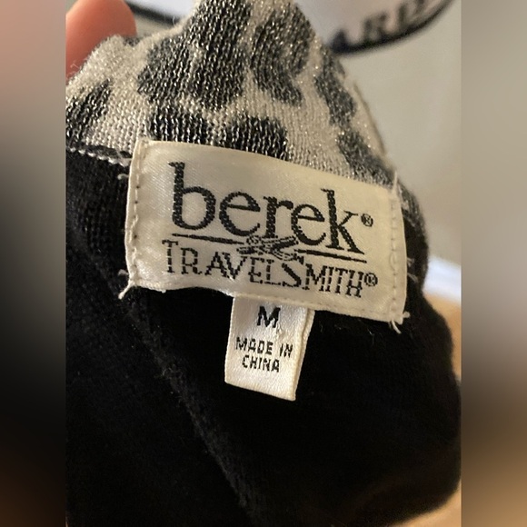 Berek Travelsmith Women’s Sz M Black Winter Snowflake Cardigan Sweater s… - Picture 7 of 8